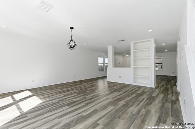 Image 38 of 52 For 404 Ashley Park