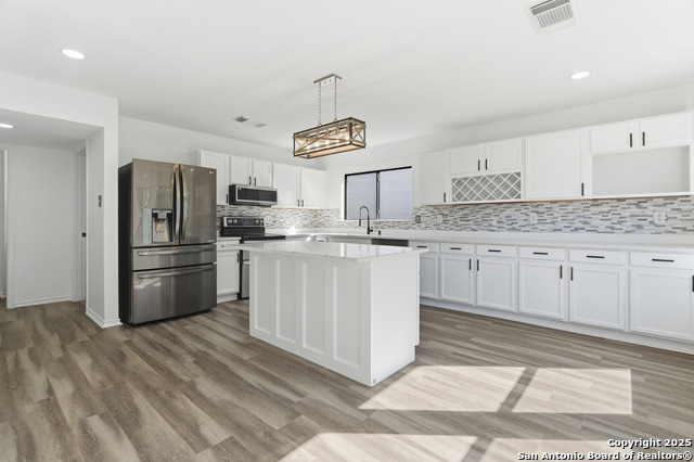 Image 7 of 52 For 404 Ashley Park