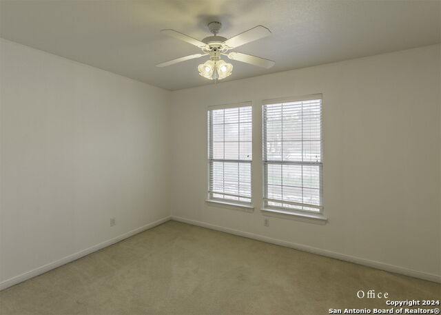 Listing photo id 9 for 915 Classen Pass