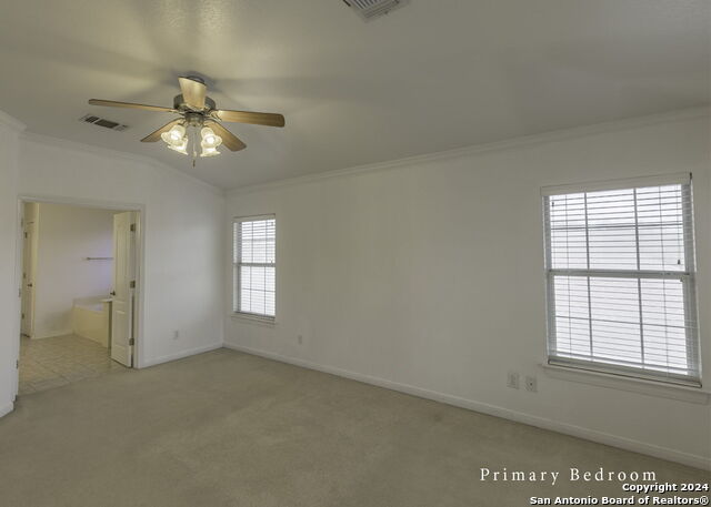 Listing photo id 15 for 915 Classen Pass