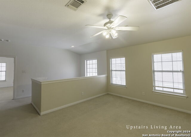 Listing photo id 19 for 915 Classen Pass