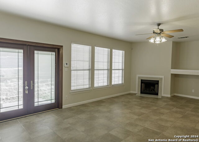 Listing photo id 6 for 915 Classen Pass