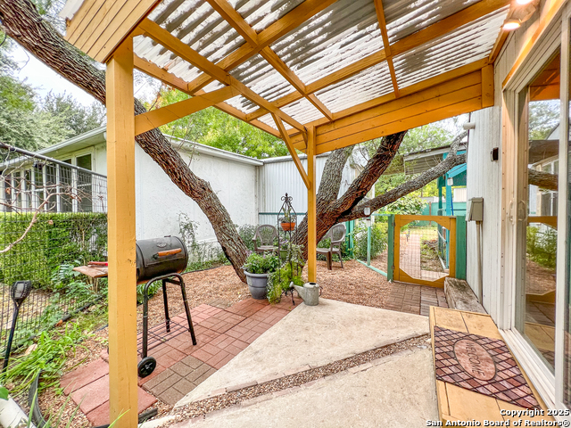 Image 2 of 13 For 1741 Valley B