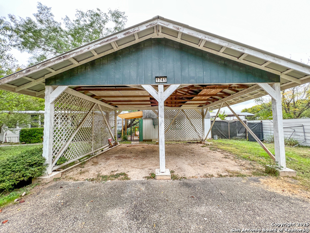 Image 7 of 13 For 1741 Valley B