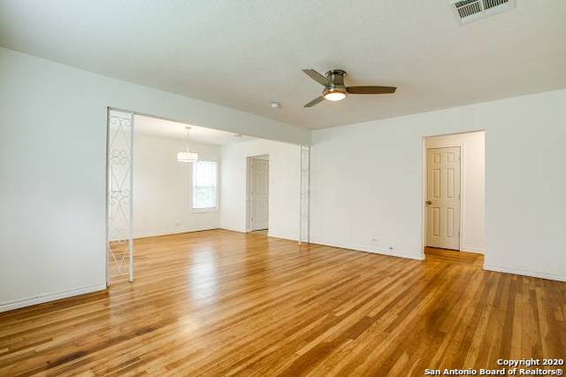 Image 3 of 12 For 2803 Woodlawn Ave W