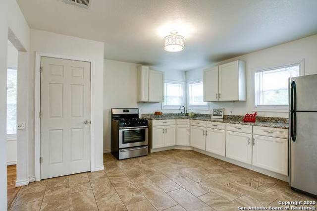 Image 5 of 12 For 2803 Woodlawn Ave W