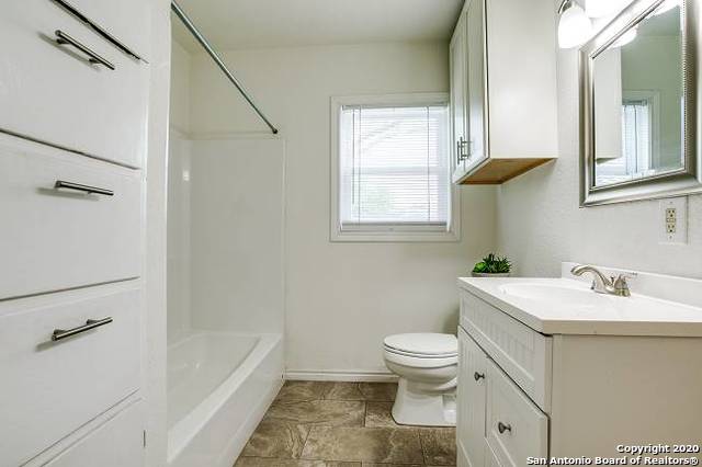 Image 7 of 12 For 2803 Woodlawn Ave W