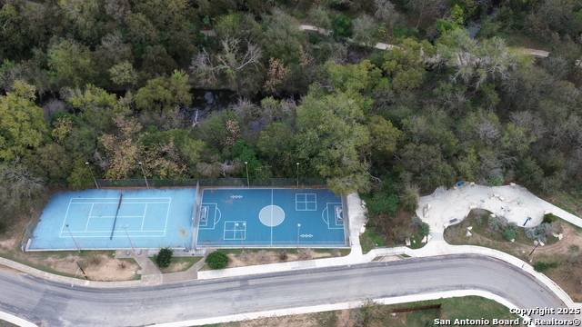 Listing photo id 5 for 122 Barlow Ave