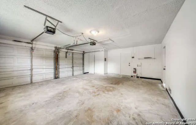 Image 15 of 16 For 14602 Edgemont