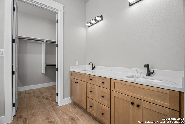 Image 22 of 46 For 1164 Winding Creek Trl