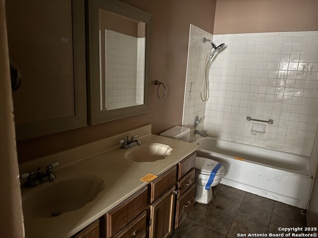 Image 11 of 13 For 1218 Tinson  