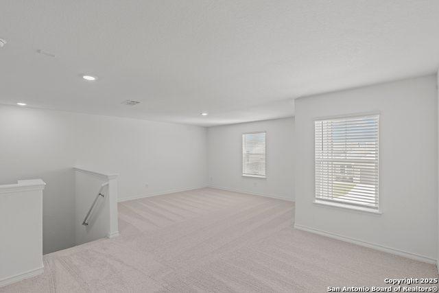 Image 15 of 23 For 949 Heartseed Avenue