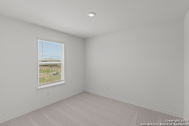 Image 3 of 23 For 949 Heartseed Avenue