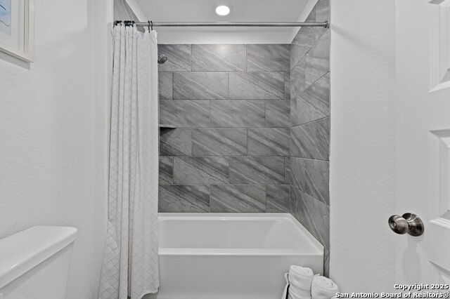 Image 18 of 33 For 223 Kinsley Way