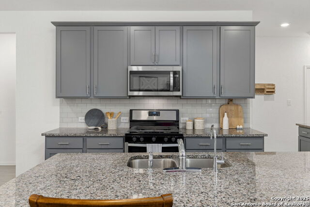 Image 9 of 33 For 223 Kinsley Way