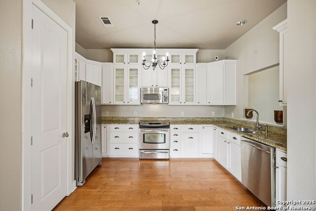 Image 14 of 47 For 7342 Oak Manor  #6202