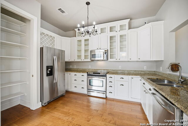 Image 16 of 47 For 7342 Oak Manor  #6202