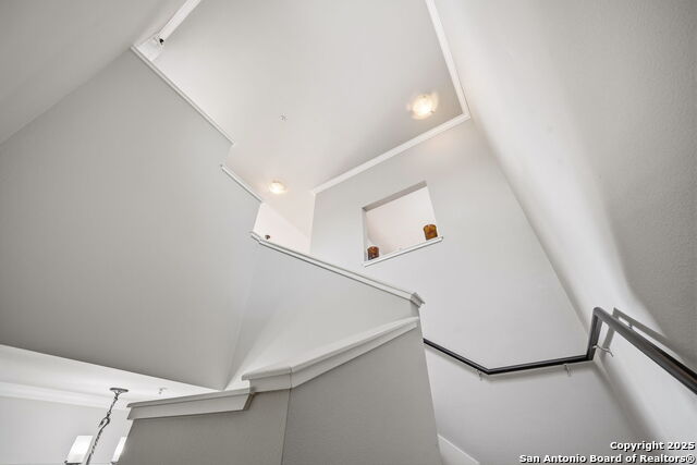 Image 18 of 47 For 7342 Oak Manor  #6202