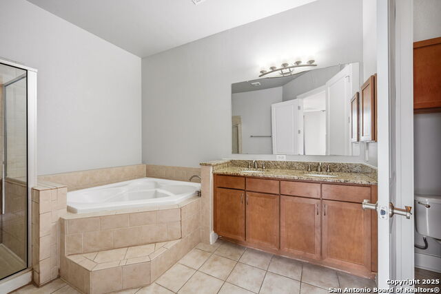 Image 23 of 47 For 7342 Oak Manor  #6202