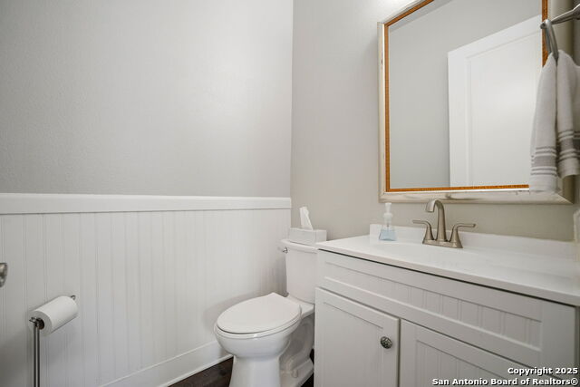 Image 37 of 47 For 7342 Oak Manor  #6202