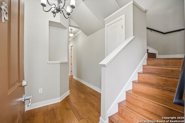 Image 4 of 47 For 7342 Oak Manor  #6202