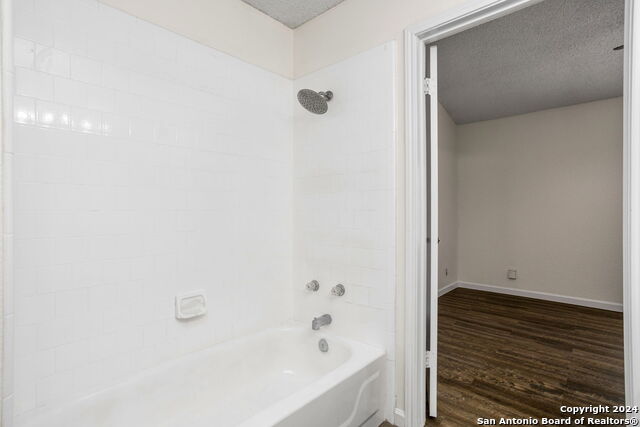 Image 10 of 14 For 9110 Chinon  