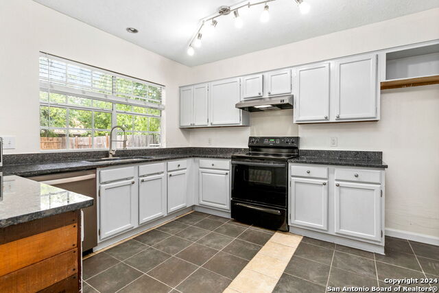 Image 3 of 14 For 9110 Chinon  