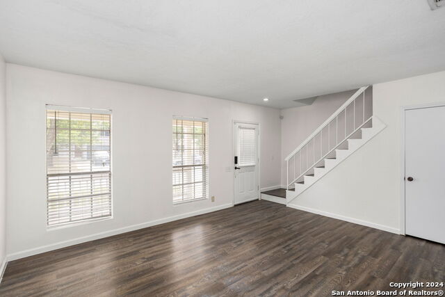 Image 6 of 14 For 9110 Chinon  