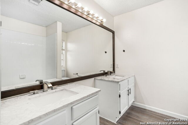 Image 9 of 14 For 9110 Chinon  