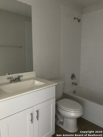 Image 14 of 16 For 244 New Albany Lane