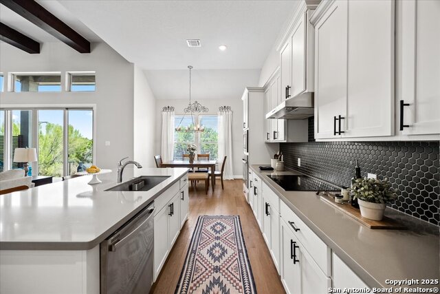 Image 16 of 61 For 273 Toucan Dr