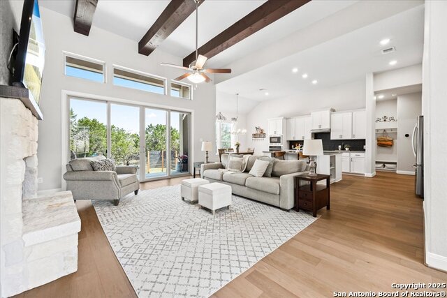 Image 4 of 61 For 273 Toucan Dr