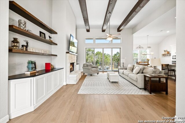 Image 8 of 61 For 273 Toucan Dr