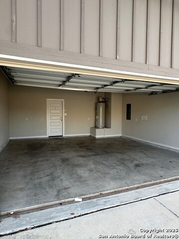 Image 2 of 10 For 2208 Avery Vlg