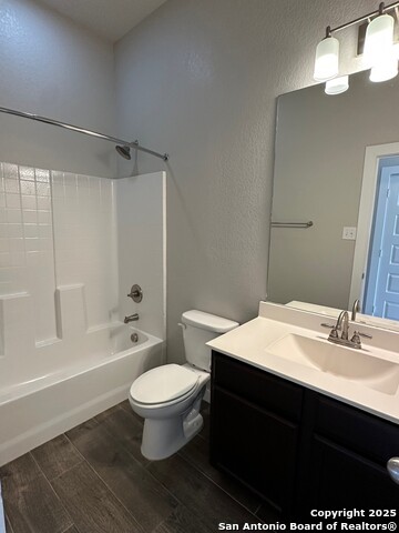 Image 9 of 10 For 2208 Avery Vlg