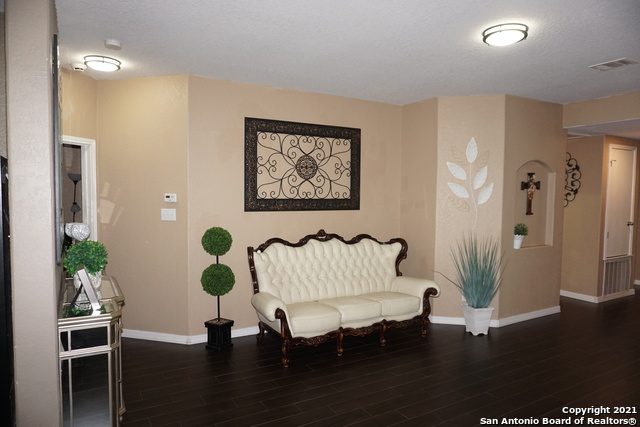 Image 5 of 50 For 3518 Alonzo Fields