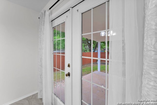 Image 19 of 36 For 15515 Spring Smt