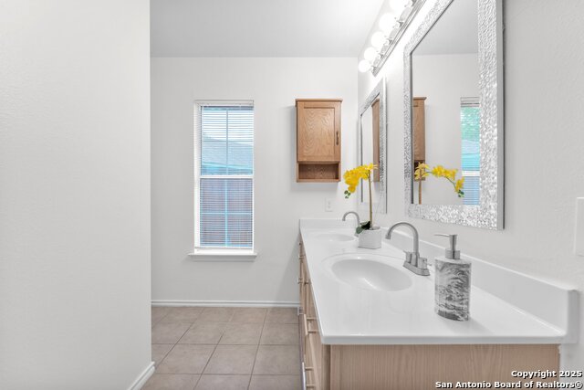 Image 29 of 36 For 15515 Spring Smt