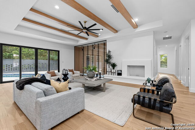 Image 10 of 39 For 718 Ridgemont Ave