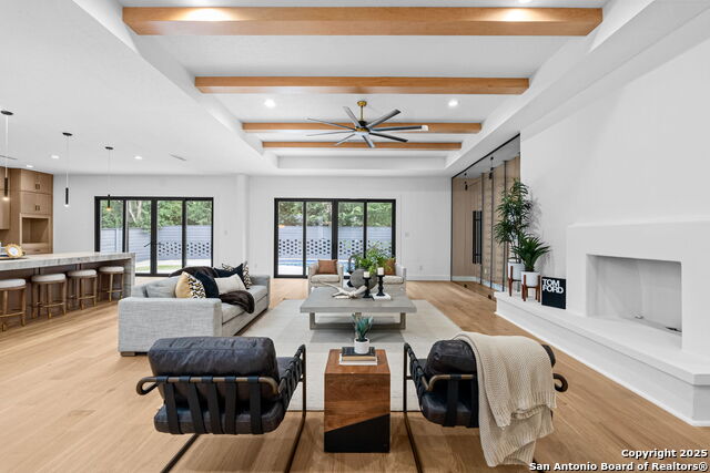 Image 11 of 39 For 718 Ridgemont Ave