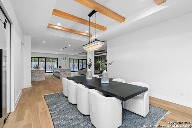 Image 12 of 39 For 718 Ridgemont Ave