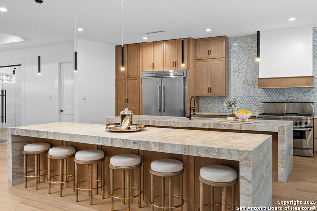 Image 14 of 39 For 718 Ridgemont Ave