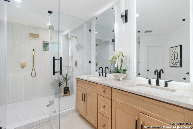 Image 25 of 39 For 718 Ridgemont Ave