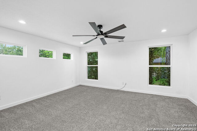 Image 28 of 39 For 718 Ridgemont Ave