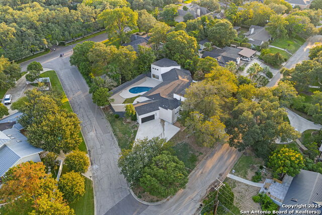 Image 3 of 39 For 718 Ridgemont Ave