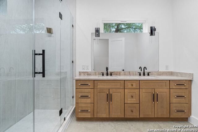 Image 31 of 39 For 718 Ridgemont Ave