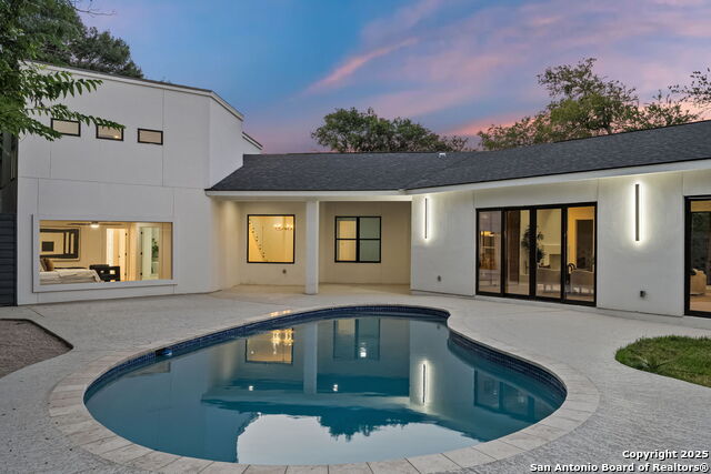 Image 33 of 39 For 718 Ridgemont Ave