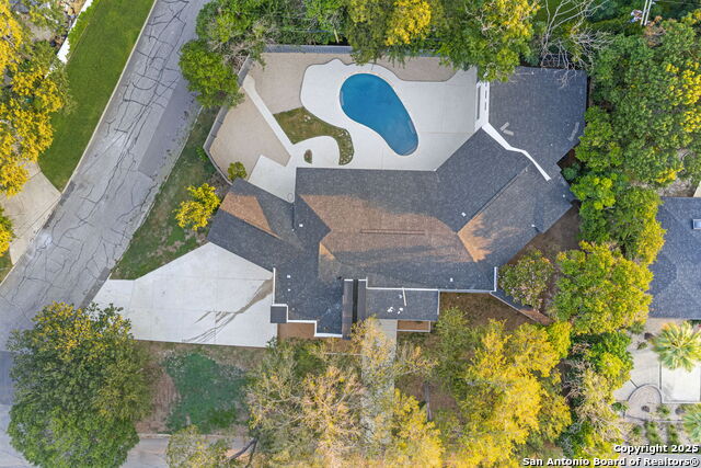 Image 37 of 39 For 718 Ridgemont Ave