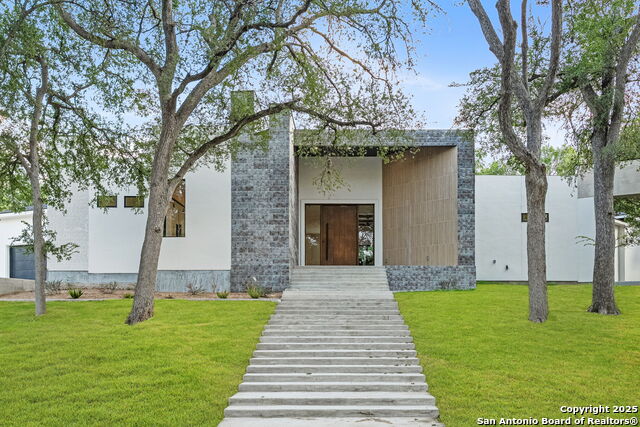 Image 5 of 39 For 718 Ridgemont Ave