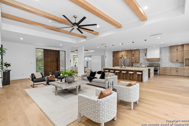 Image 7 of 39 For 718 Ridgemont Ave